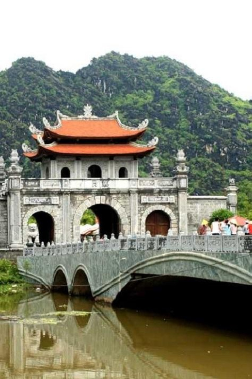 Indulge in Hoa Lu – Tam Coc/Trang An – Mua Cave