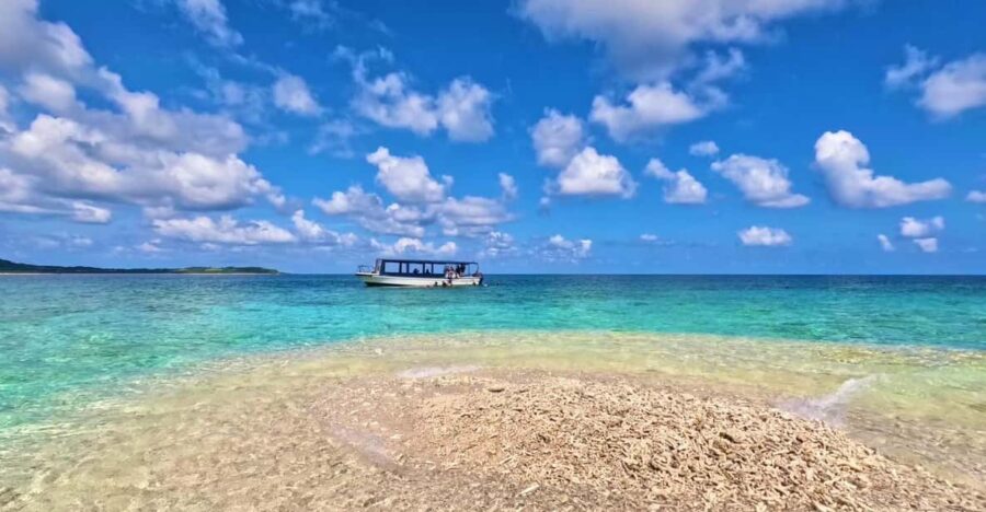 Iriomote: Boat Snorkeling Tour at Barasu Island