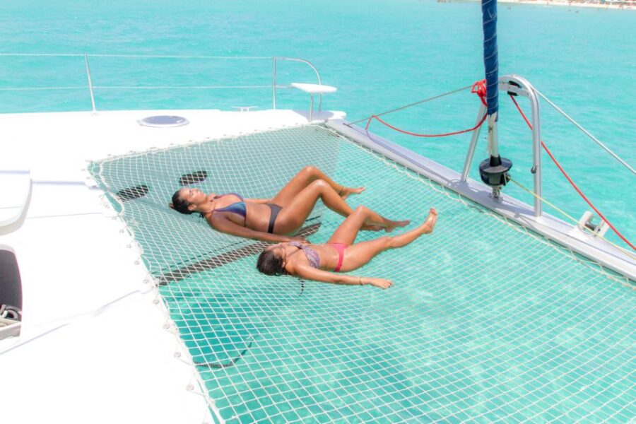Isla Mujeres: Catamaran With Open Bar, Snorkeling and Lunch