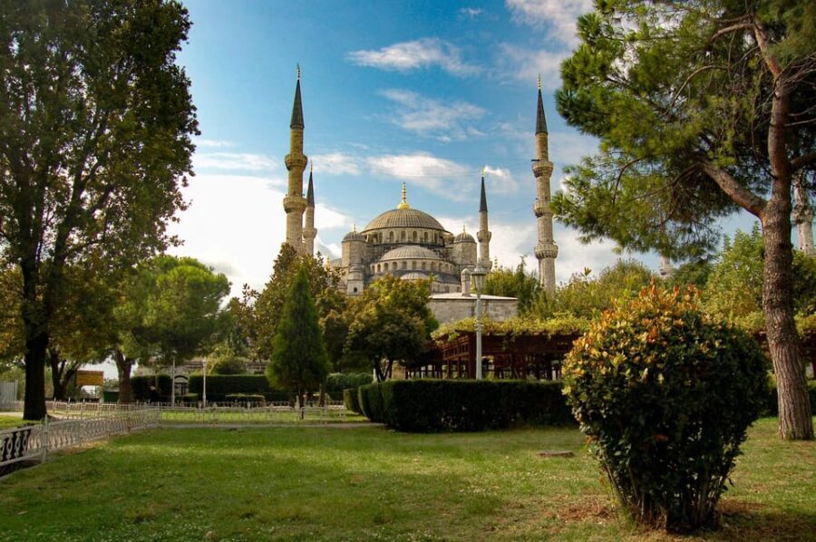 Istanbul: 2-Day City Highlights Tour With Accommodation