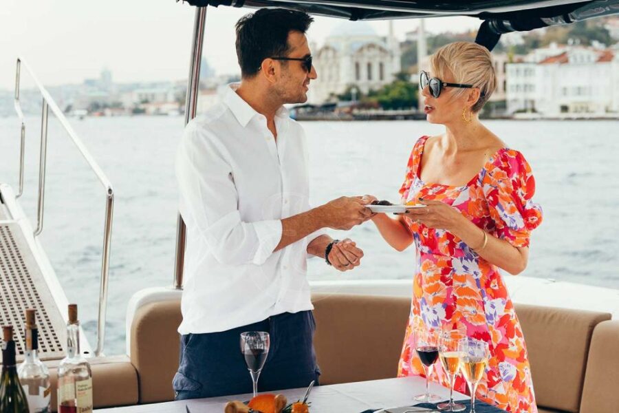 Istanbul: Luxury Wine Tasting on a Private Yacht - Experience Overview