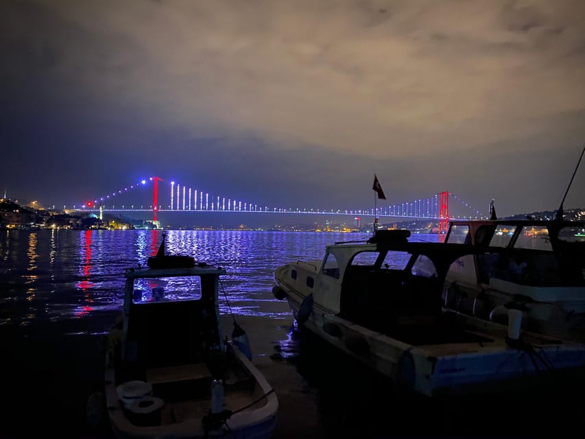 Istanbul-Night Walking Tour/Impressive Food Stops