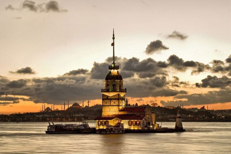 Istanbul: Old Town Highlights Tour & Bosphorus Cruise - Tour Overview and Pricing