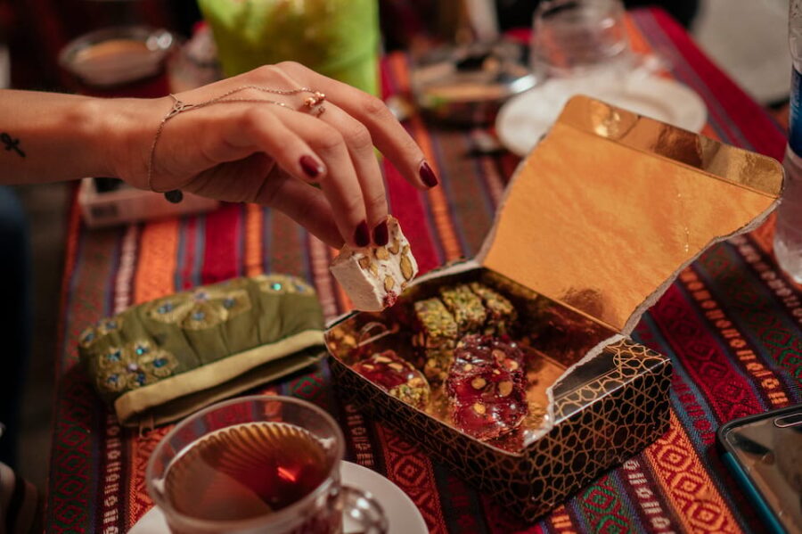 Istanbul: Private Guided Food Tour With 10 Tastings