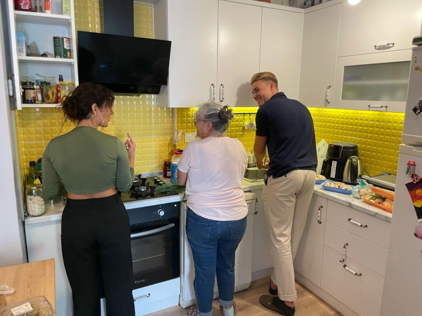 Istanbul: Vegan/Vegetarian Cooking Class With Locals at Home