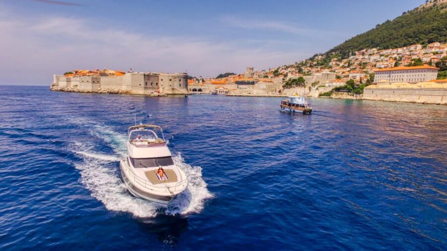 Jeanneau Prestige 440 Fly Private Boat Tour