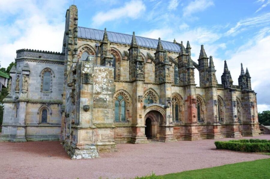 Journey Through Roslin’S Christmas Tale: a 2-Hour Adventure