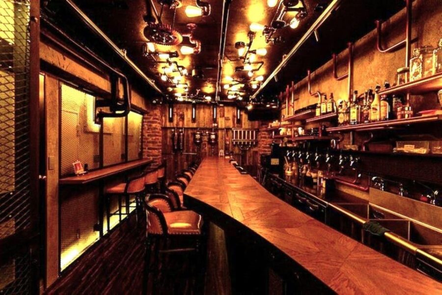 Kabukicho Bar Hopping and Grab a Bite Tour