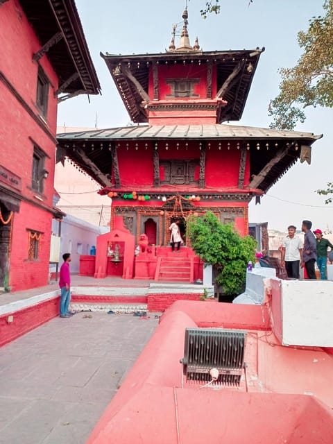 Kashi Spiritual Tour: Manikarnika Ghat & Cultural Immersion.