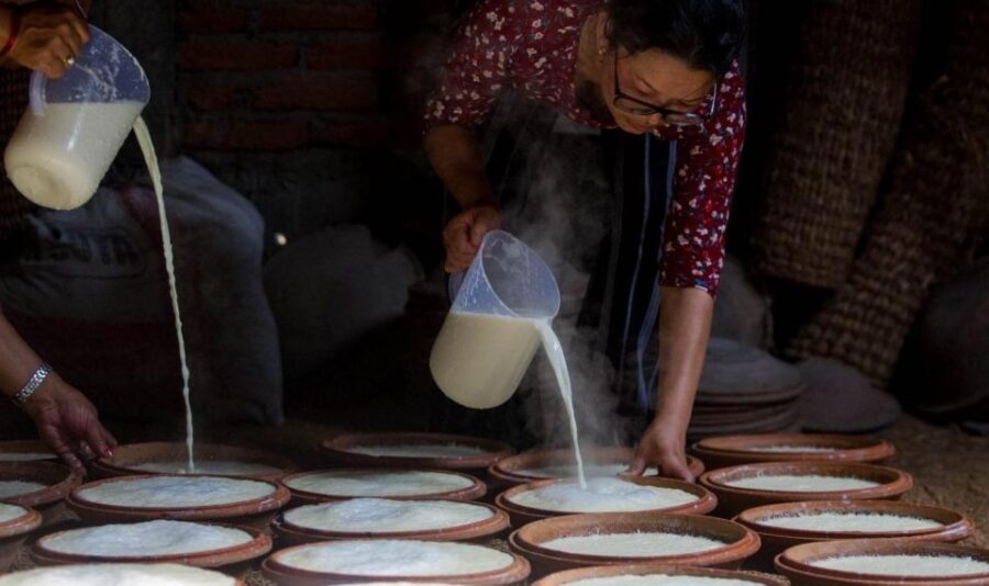 Kathmandu: Pottery and Wood Carving Experience in Bhaktapur