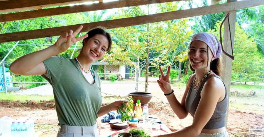 Khao Sok: Private Bamboo Rafting & Jungle Cooking Adventure