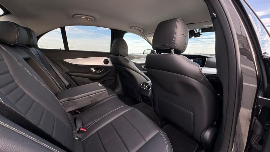 Krakow: Premium Private Transfer to Ostrava, Czech Republic
