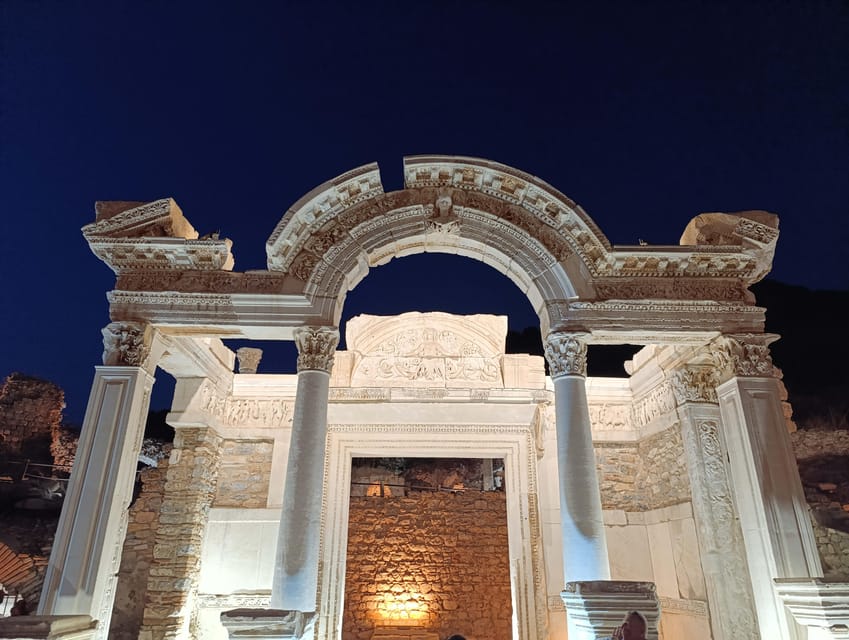 Kusadasi: Magical Private Ephesus Night Tour