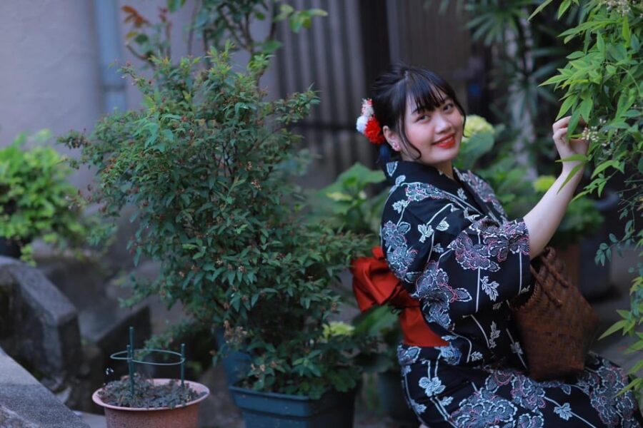 Kyoto: Kimono Rental With Traditional Japanese Garden & Room