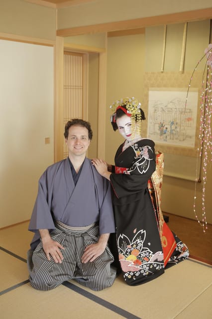 Kyoto Kiyomizu Temple: Maiko and Samurai Couple Photoshoot