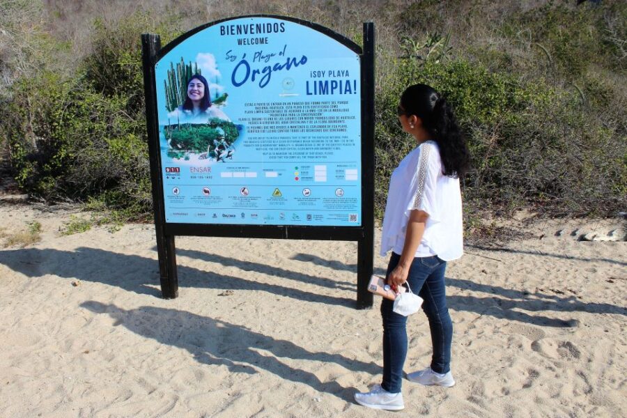La Crucecita: Hiking and Snorkeling / Drinks and Fruits