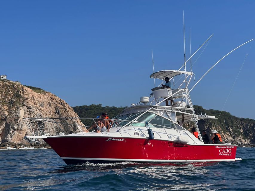 La Crucecita: Private Yacht Cruise in Huatulco With Drinks