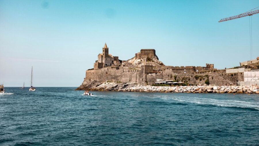 La Spezia: 6-Hour Boat Trip With Swim & Diving Stops