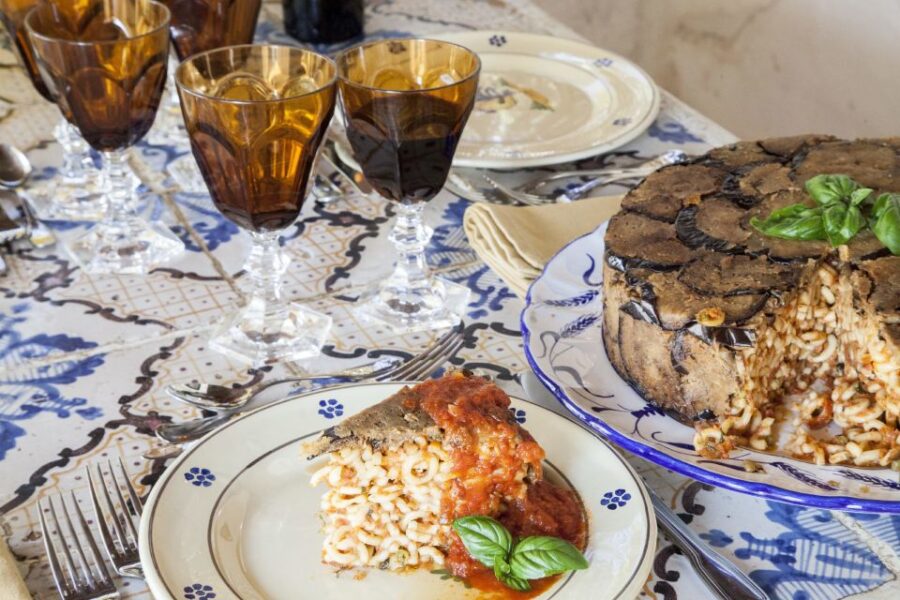 Lecce: Market & Lunch/Dinner at a Locals Home