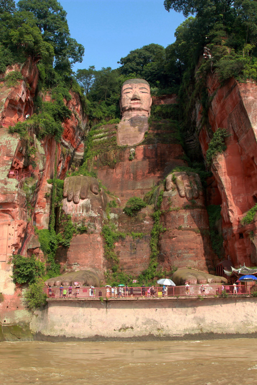 Leshan Giant Buddha and Emei Mountian 2 Days Tour
