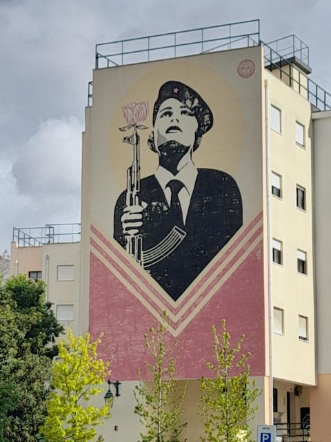 Lisbon Old Town With Street Art Highlights