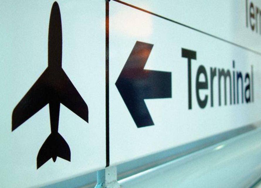 Lisbon: Private Transfer Between the Airport & Ericeira Area