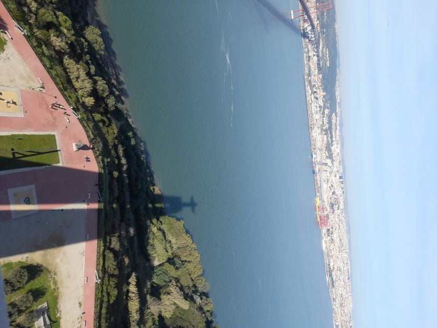 Lisbon: Private Tuk Tuk Tour Christ the King & Abril Bridge