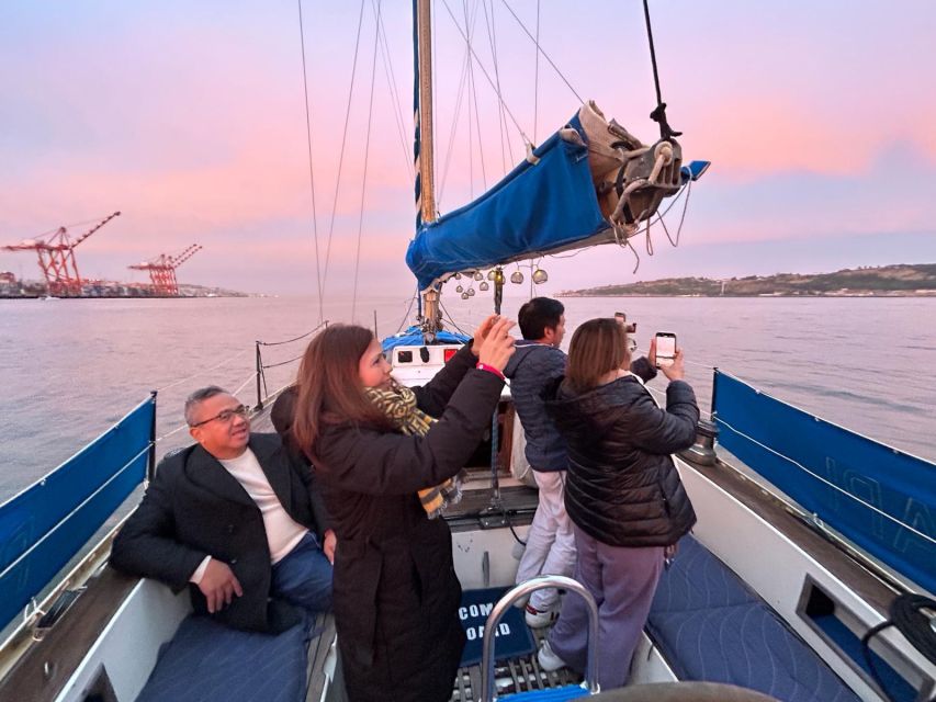 Lisbon: Sunset Boat Tour With a Drink - Tour Overview