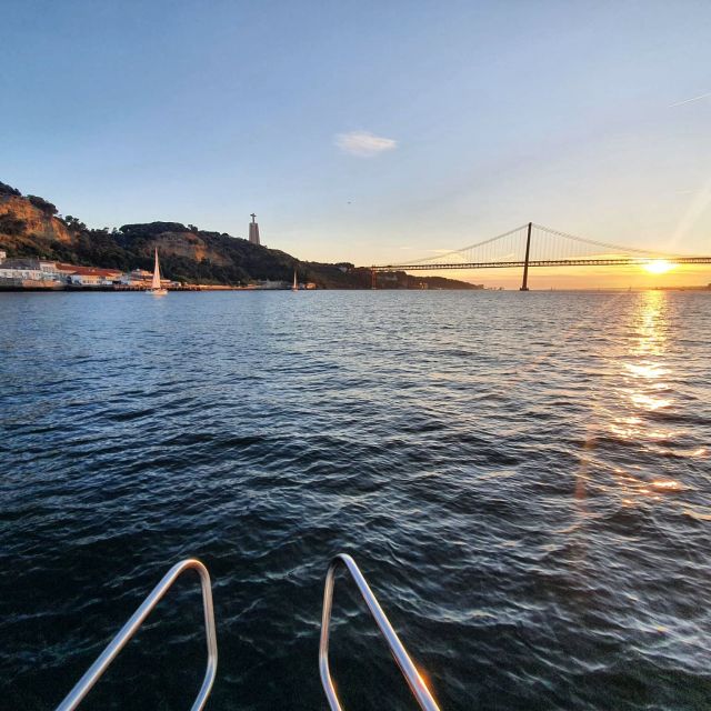 Lisbon: Sunset Catamaran Cruise With Welcome Drink - Overview and Pricing
