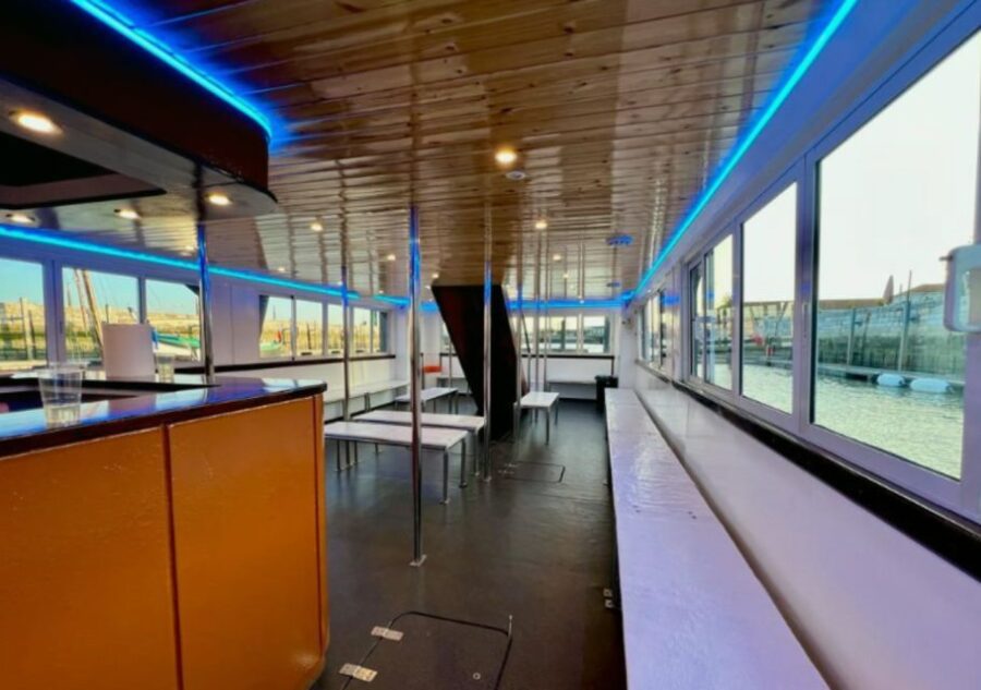 Lisbon: Tagus River Cruise to the Ocean & Dolphin Watching
