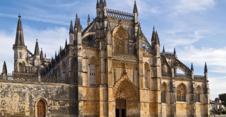 Lisbon: Tour Fátima, Batalha, Alcobaça, Nazaré, and Óbidos