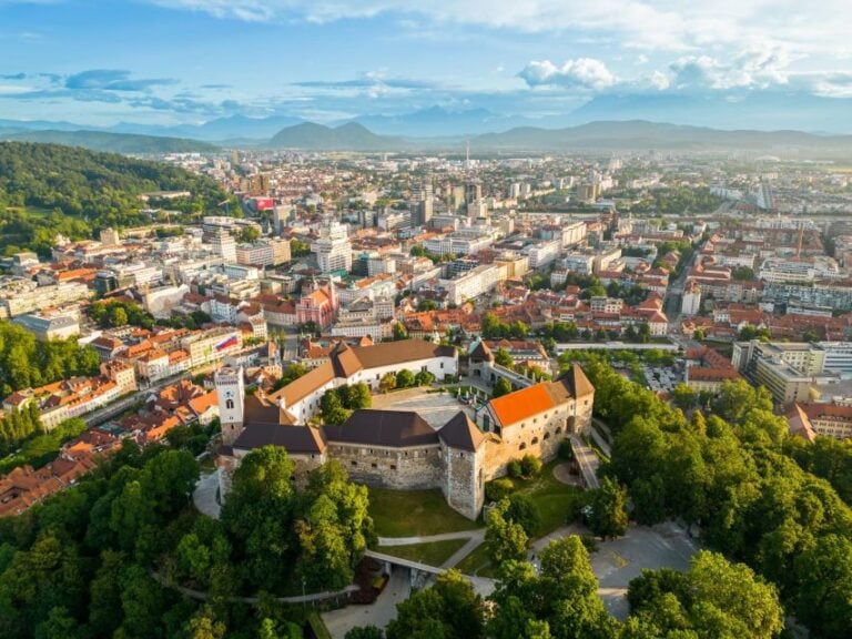 Ljubljana: Express Walk With a Local in 60 Minutes