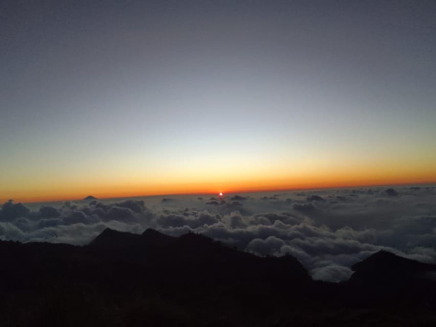 Lombok: 2-Day Mount Rinjani Crater Rim Tour