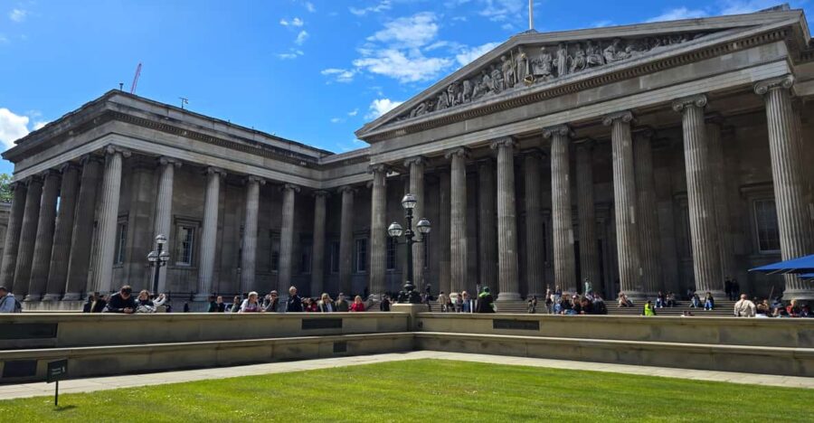 London: Private British Museum Guided Tour in Romanian