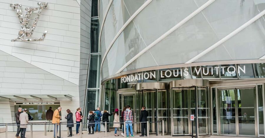 Louis Vuitton Foundation VIP Experience- From Central Paris