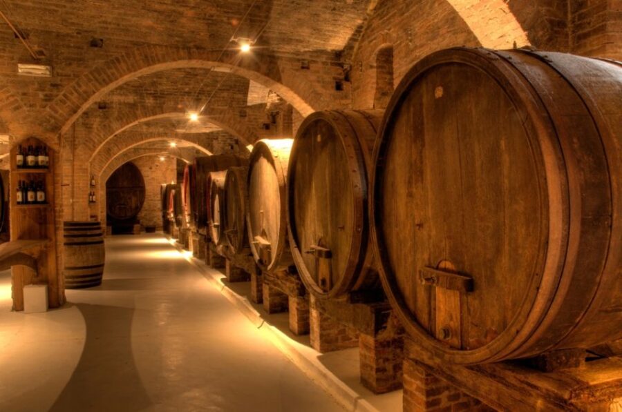 Lucca: Siena, San Gimignano, and Wine Tasting Full-Day Tour