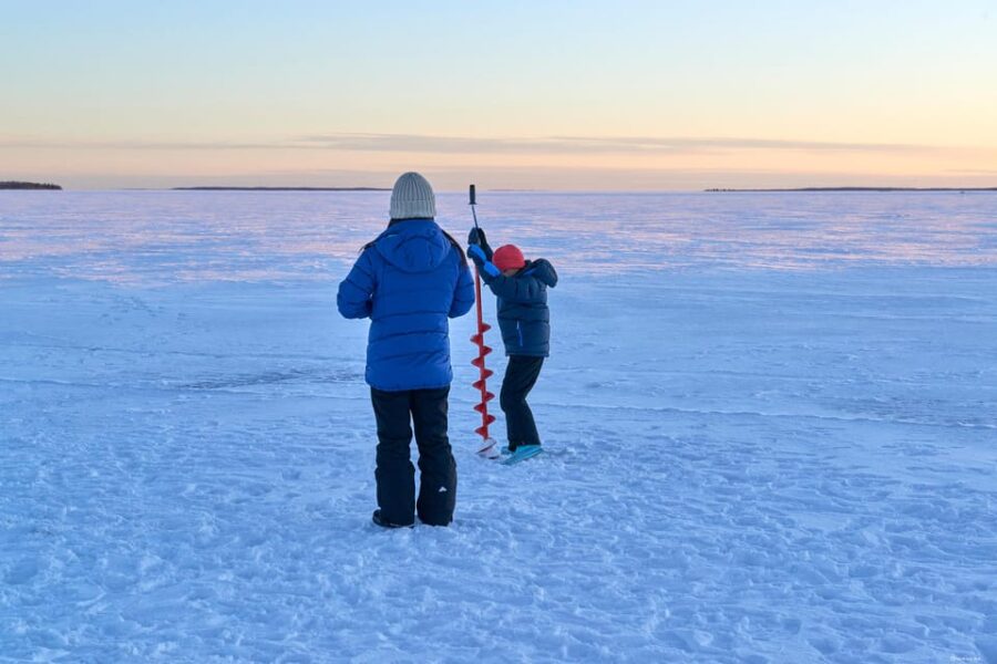 Luleå: Ice Fishing – 2h