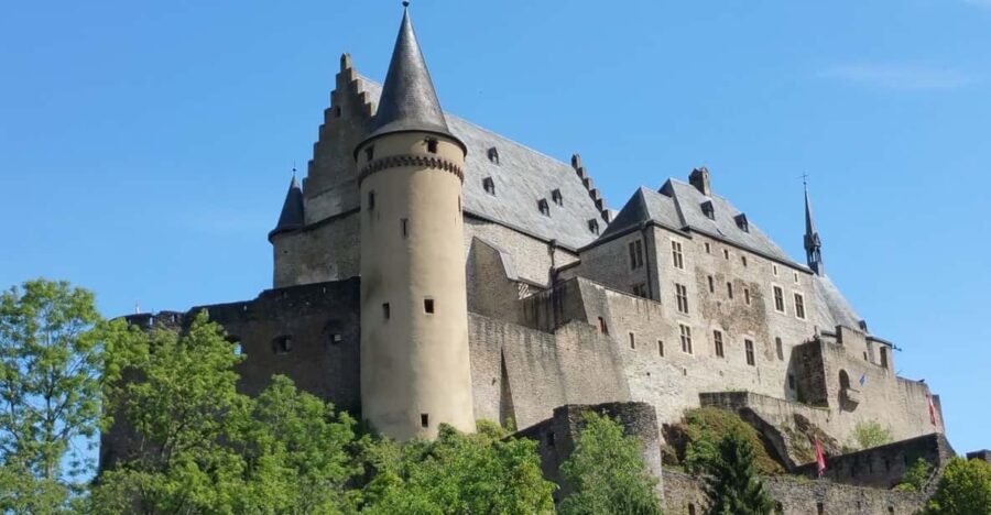 Luxembourg: First Discovery Walk and Reading Walking Tour