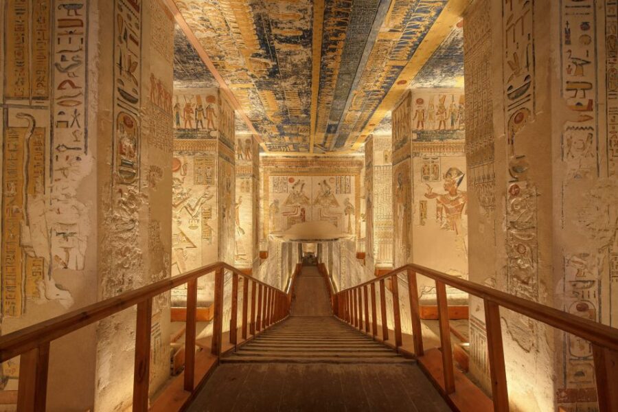 Luxor: Day Tour to West Bank & Felucca Ride & Lunch