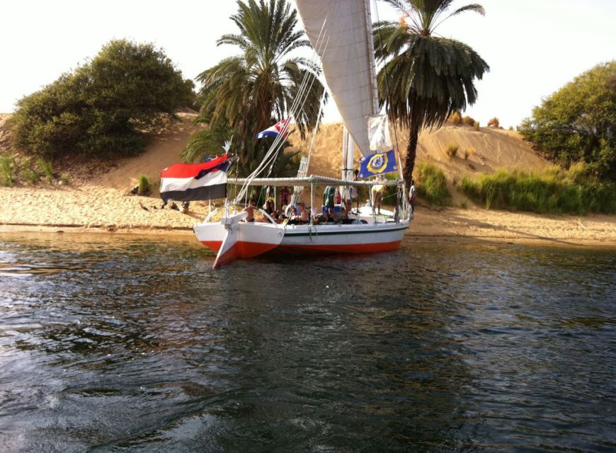 Luxor: Half Day Motor Boat Ride With Banana Island Visit
