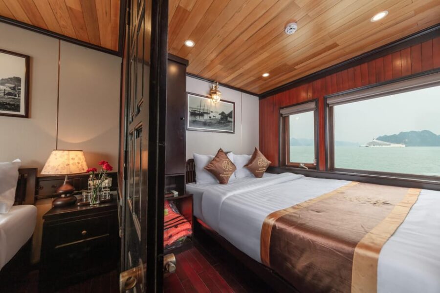 Luxury Ruby Cruise Ha Long Bay
