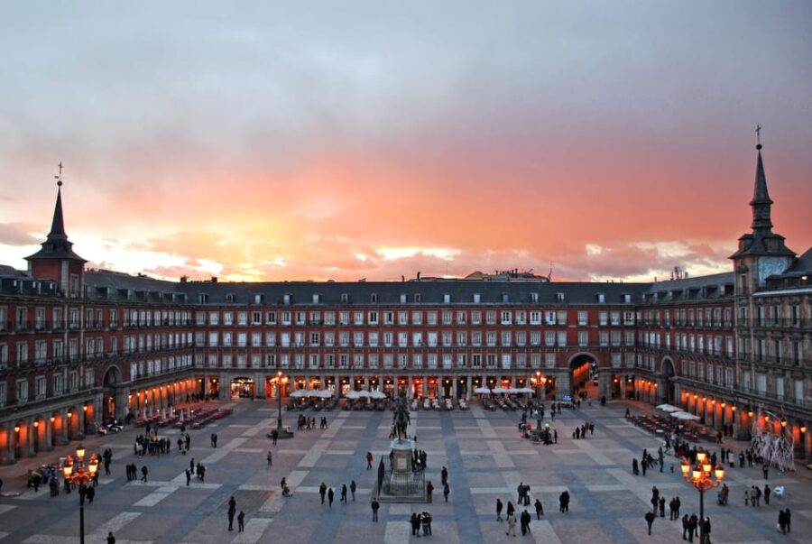 Madrid in a Nutshell a Self-Guided Audio Tour in English