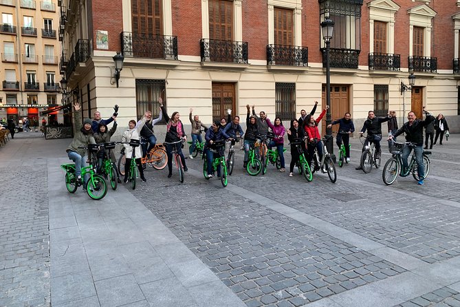 Madrid Parks Bike or E-Bike Tour: Riverside & Casa De Campo - Meeting Point and Time