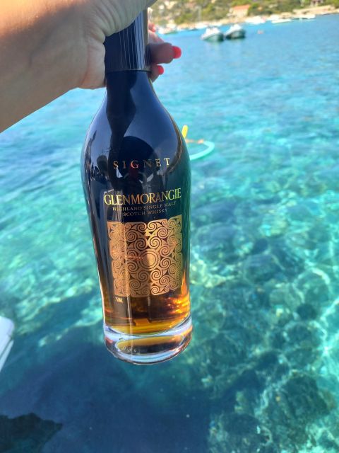 Magnific Blue Lagoon,Speed Boat ,Wine and Water Included