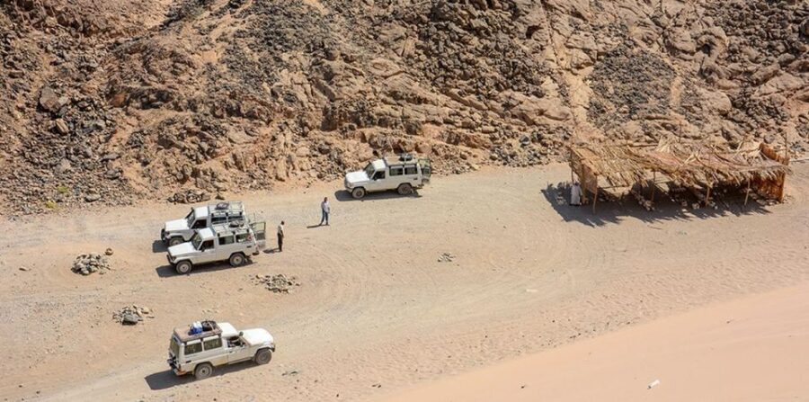Makadi Bay: Mega Tour Jeep, ATV, Buggy, Camel, Dinner & Show