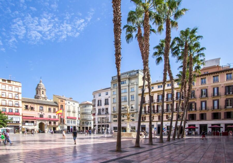 Malaga: Self-Guided Scavenger Hunt and Sightseeing Tour