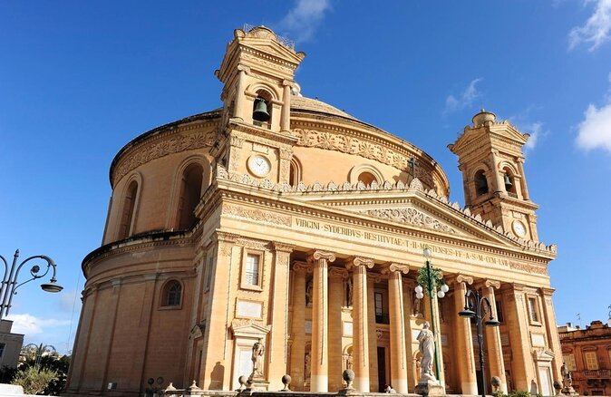 Malta Private Tour: 5hr Mosta Dome, Mdina, Dingli Cliffs & Blue Grotto