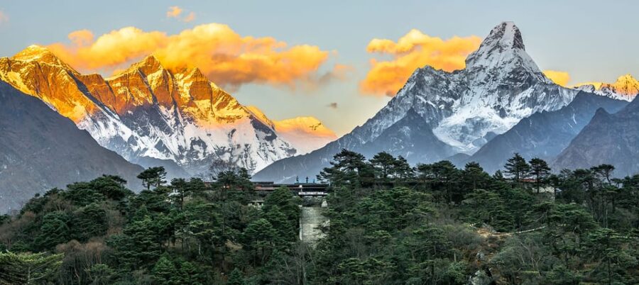 Manaslu Circuit Trek