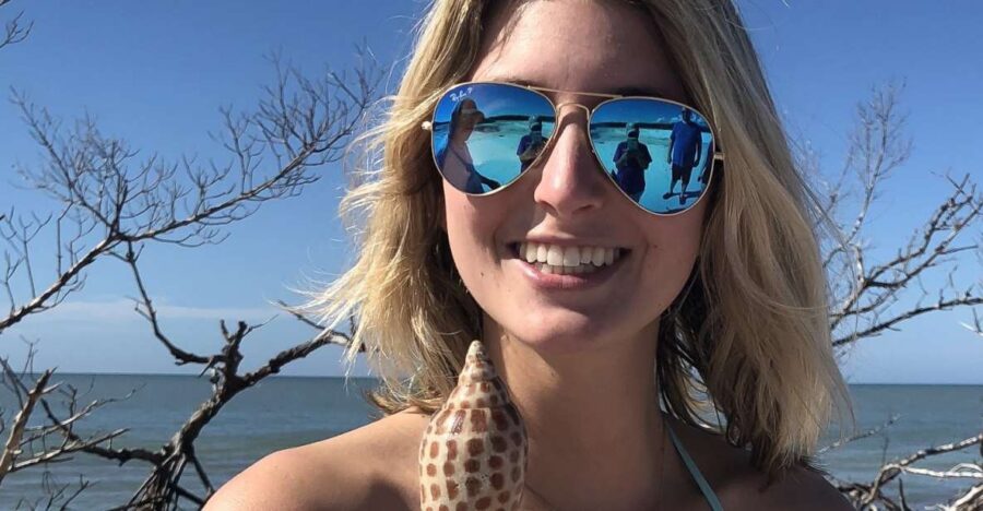 Marco Island: 10,000 Islands Beachcombing Tour by Boat