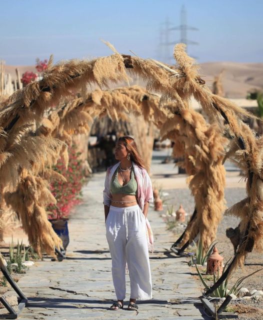 Marrakech: Highlights Agafay Desert Sunset Dinner & Show